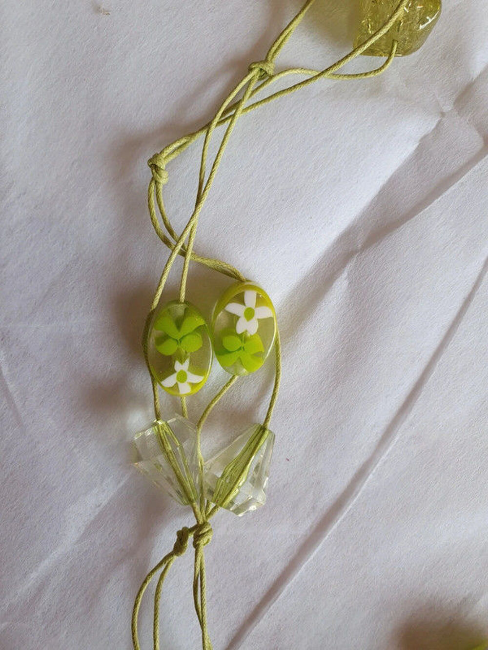 Collier fantaisie printannier vert Bijoux et montres
