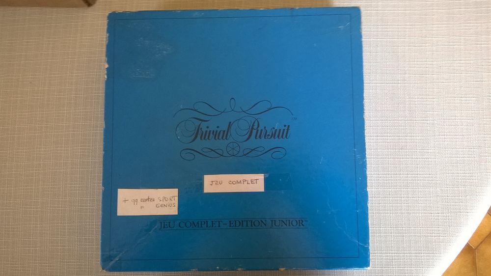 Jeu de TRIVIAL POURSUITE-JUNIORS Jeux / jouets