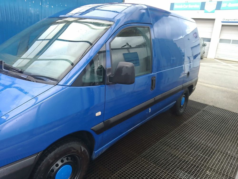 Expert EXPERT 220C 1.9 D VITRE 2004 occasion 74160 Saint-Julien-en-Genevois