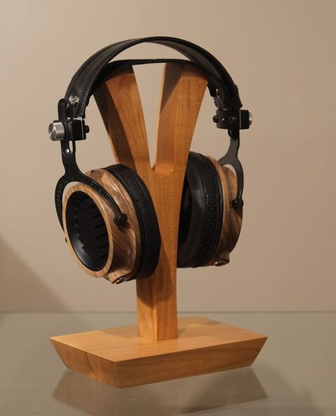 support de casque HIFI en bois massif 
Support de casque 32 Châteaubourg (35)