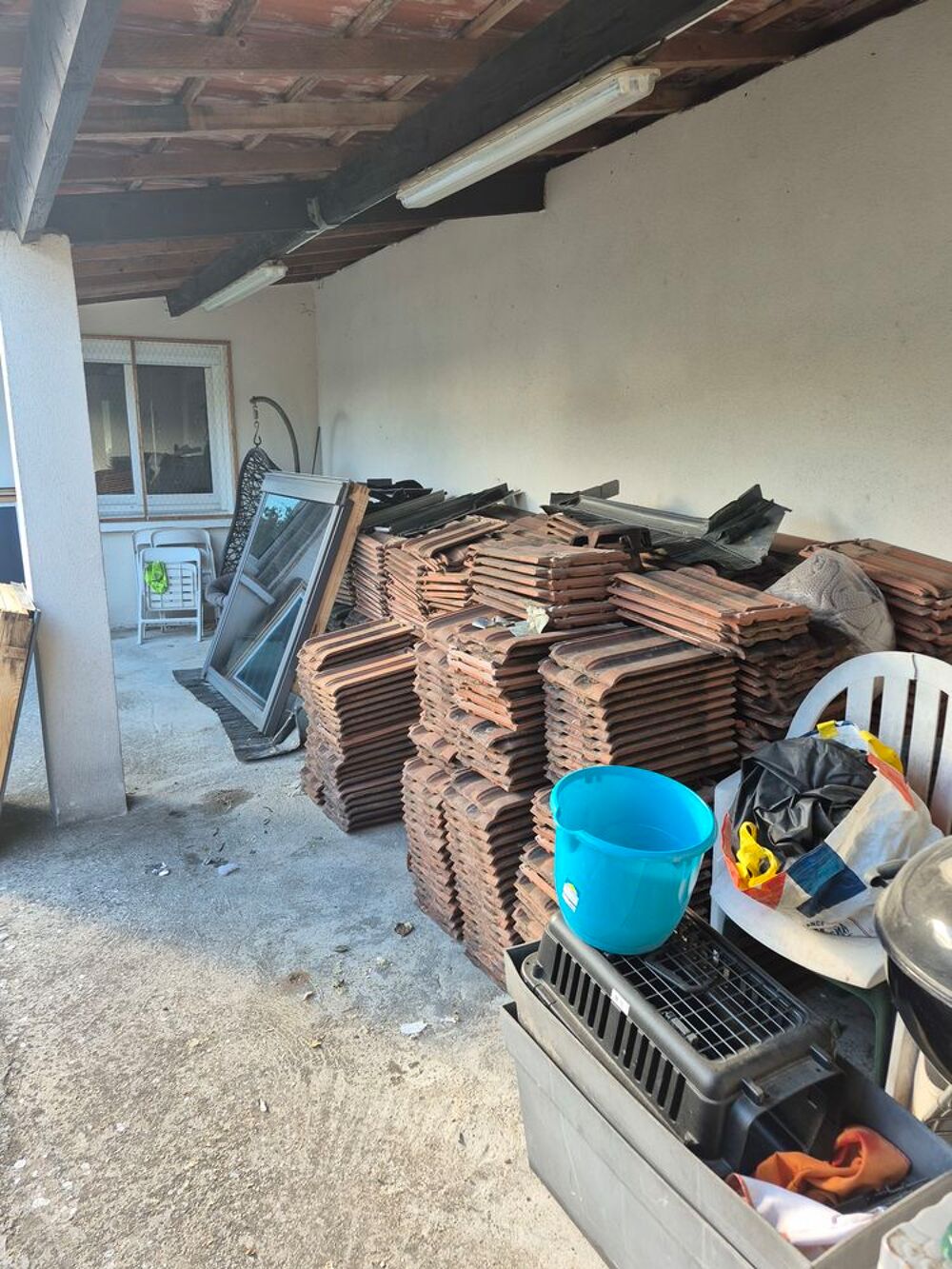 Lot complet toiture. Tuile et velux Bricolage