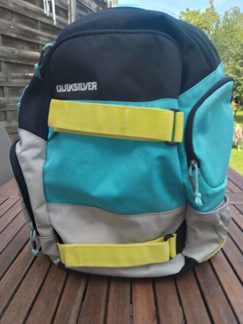 Sac  dos QUIKSILVER 20 Compigne (60)