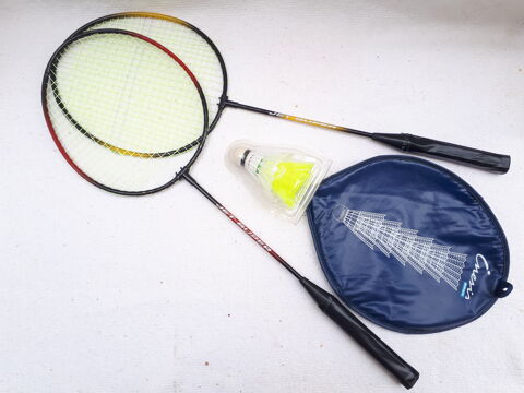 2 Raquettes Dcathlon de Badminton + housse + 2 volants  5 Montigny-Lencoup (77)