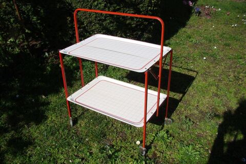 Desserte / Table pliante � roulettes vintage ann�es 1970 100 Gargenville (78)