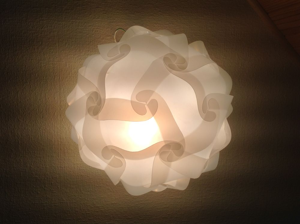 LAMPE PUZZLE BLANCHE TRANSPARENT diam 30 cm Envoi Possible
Décoration