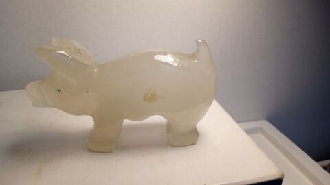 Une Petite figurine cochonne blanche 15 Gometz-la-Ville (91)