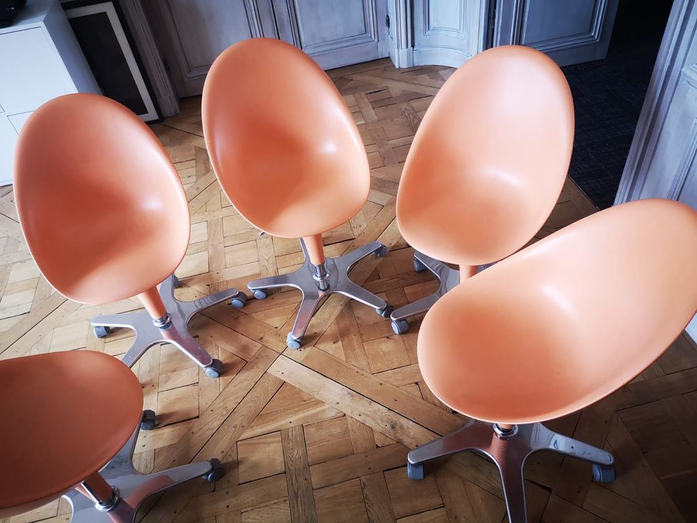 Table et chaises de salle de r&eacute;union Meubles