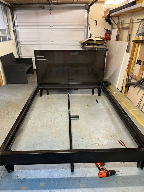 Lit m�tal noir 140x200 100 Marolles-en-Hurepoix (91)