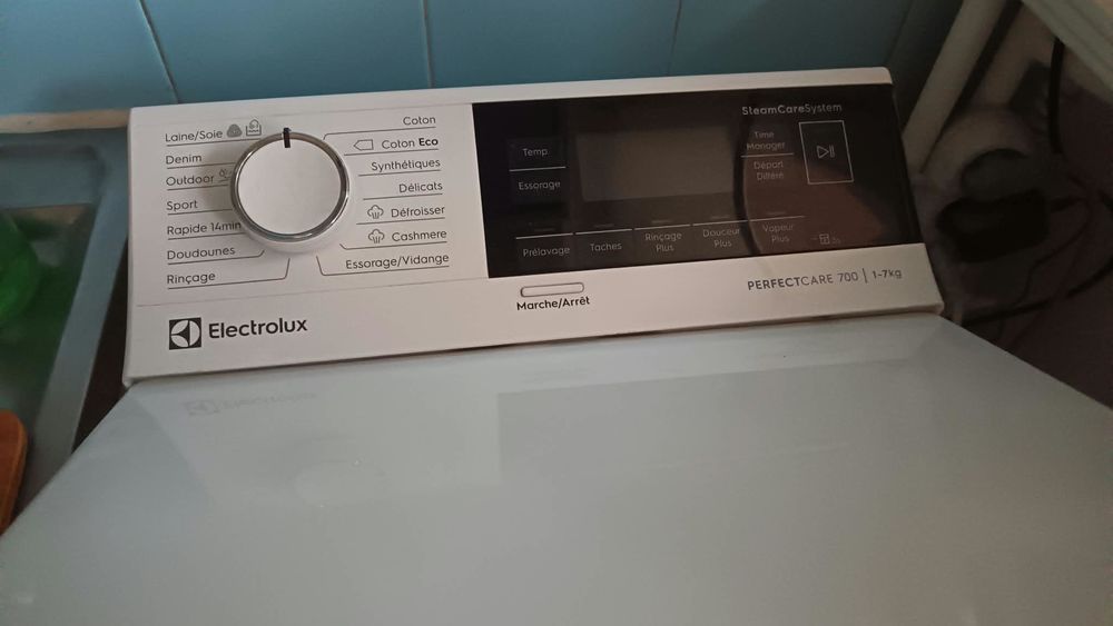 TRES URGENTLAVE LINGE ELECTROLUX Perfect Care 700 Electroménager