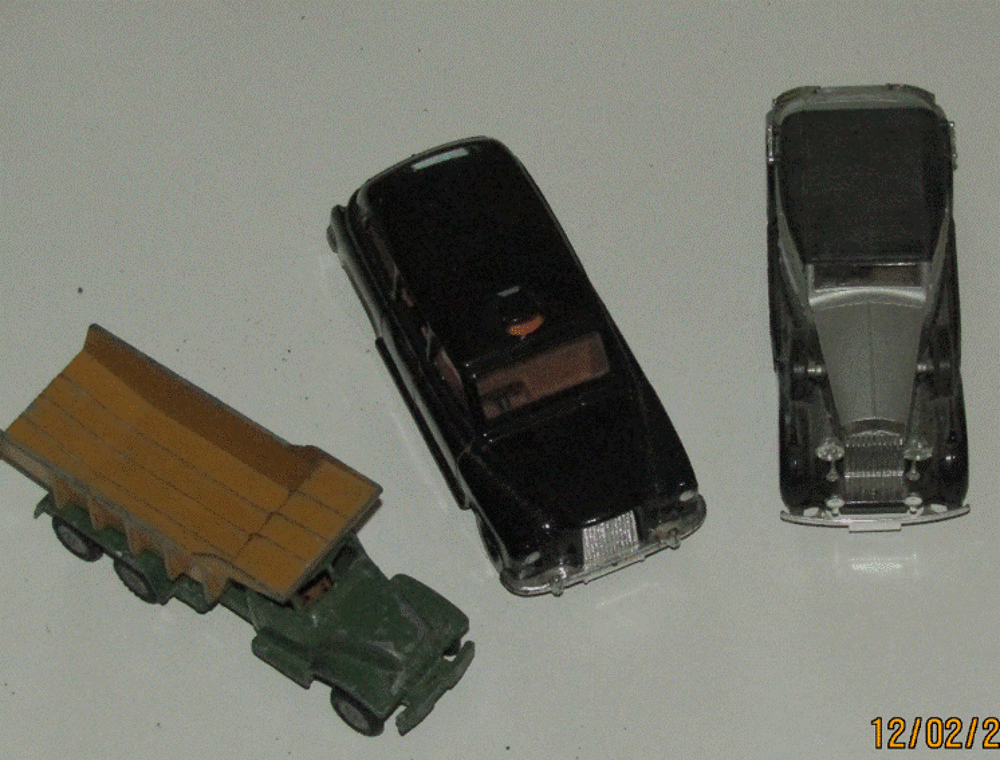 Lot 3 voitures miniatures originales Jeux / jouets