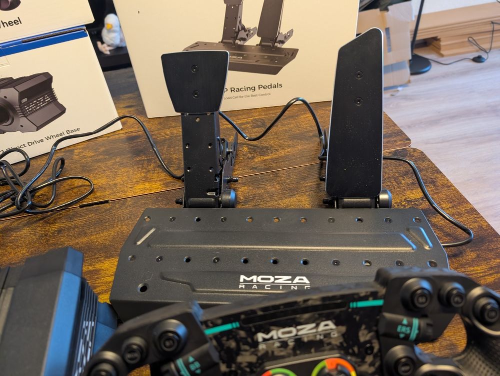 Base de volant MOZA R12 V2 12 NM + GS V2P Racing Wheel + p&eacute;d Consoles et jeux vidéos