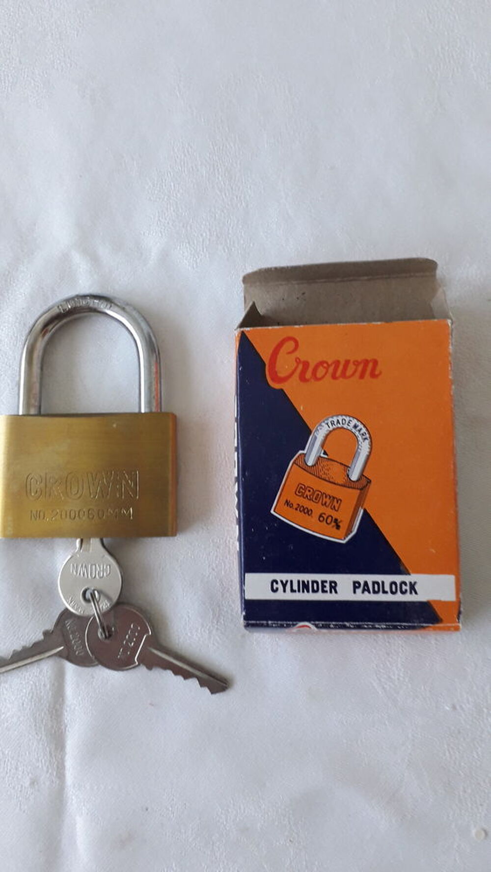 Cadenas CROWN
Bricolage