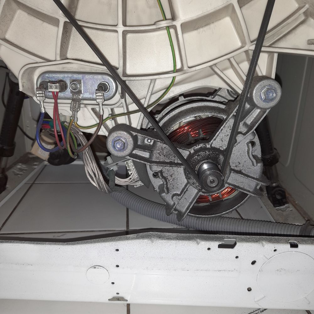 Lave-linge Whirpool hublot frontal blanc Electroménager