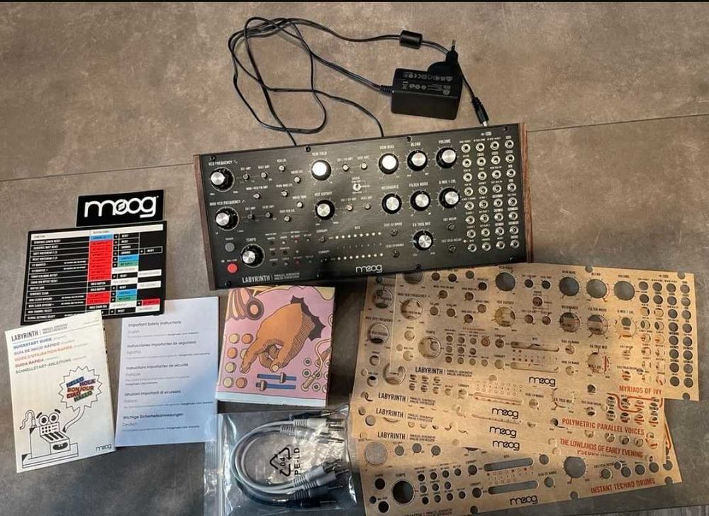 synth&eacute;tiseur analogique Moog labyrinth Instruments de musique