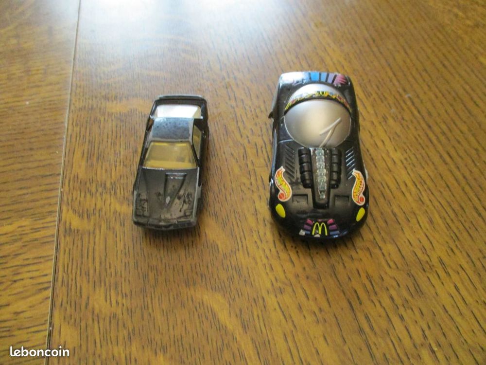 2 voitures noires Jeux / jouets