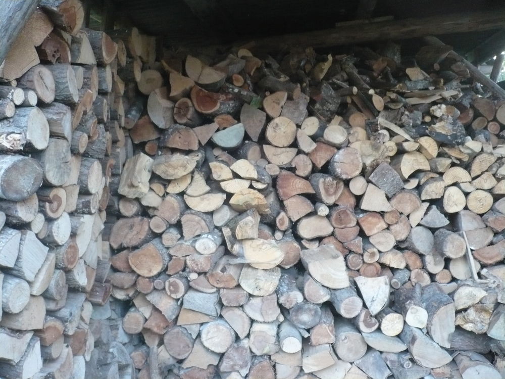 Bois de chauffage en 33cm. Bricolage
