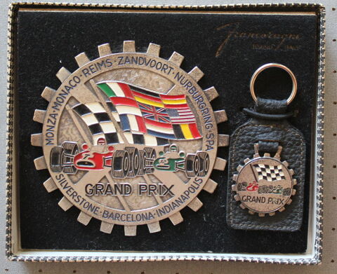 Badge, Plaque, Insigne de Calandre émaillée, Rallye vintage  60 Issy-les-Moulineaux (92)