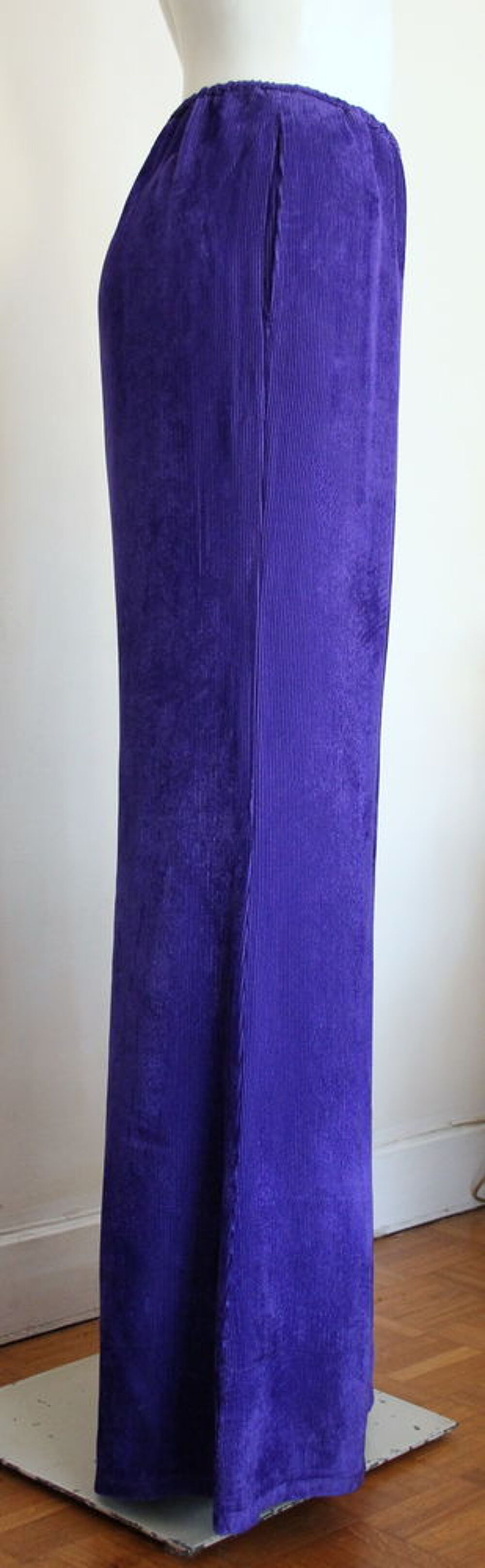 Pantalon violet vif FORTE.FORTE T.1
soit 38/40 Fr Vêtements