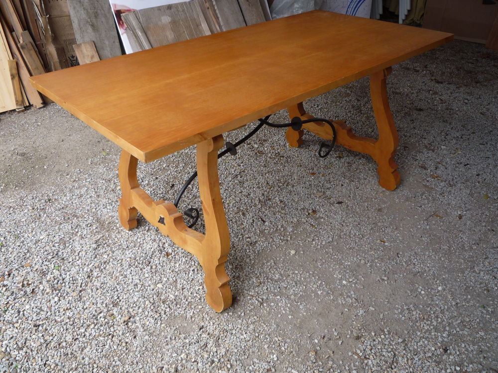 Table espagnole pieds lyre et entretoise fer forg&eacute;e Meubles