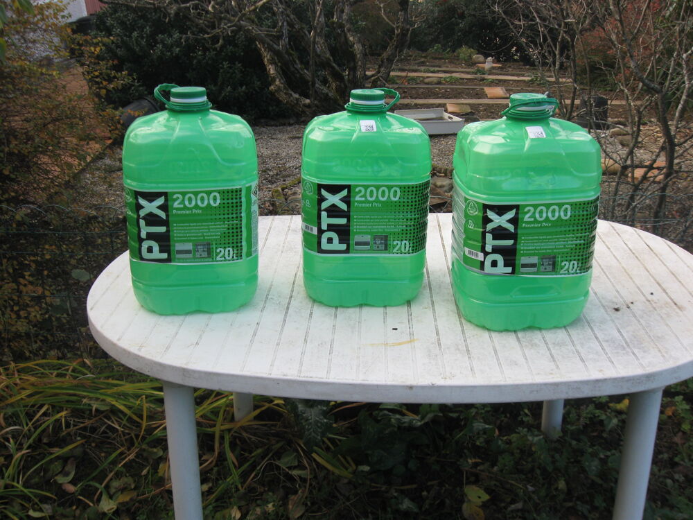 5 bidons plastiques Bricolage