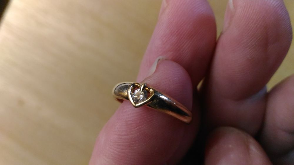 Jolie bague en or 18 k et diamant Bijoux et montres
