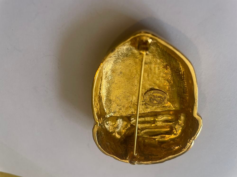 Superbe Broche gland GM dor&eacute;e Ines de La Fressange Bijoux et montres