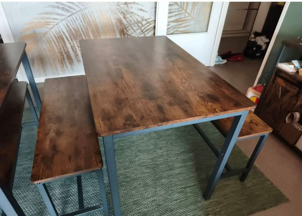 Table + 2 bancs Meubles