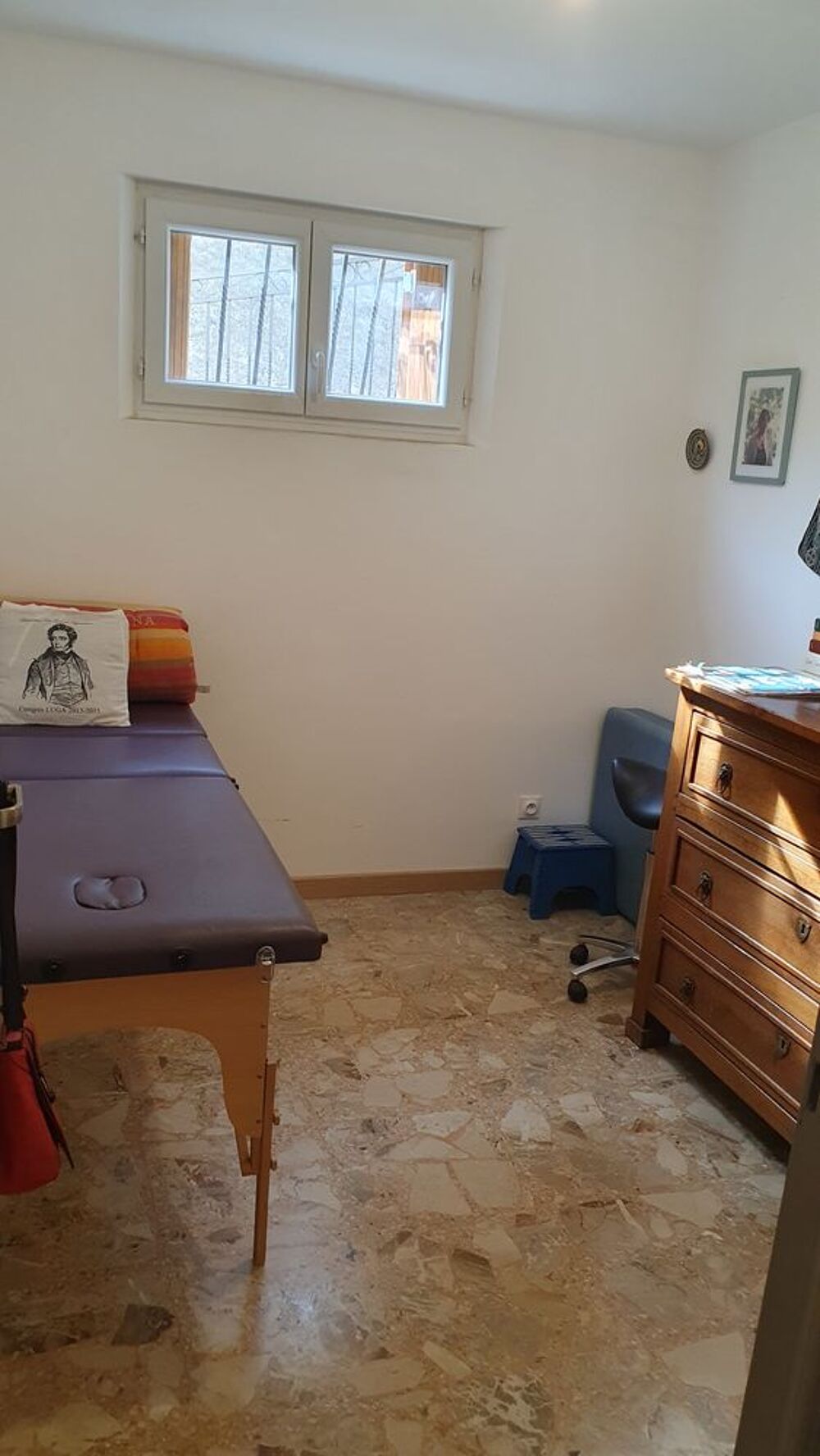 Location Appartement Confortable P3 au c?ur d'un park arboré calme Châteauneuf-de-gadagne