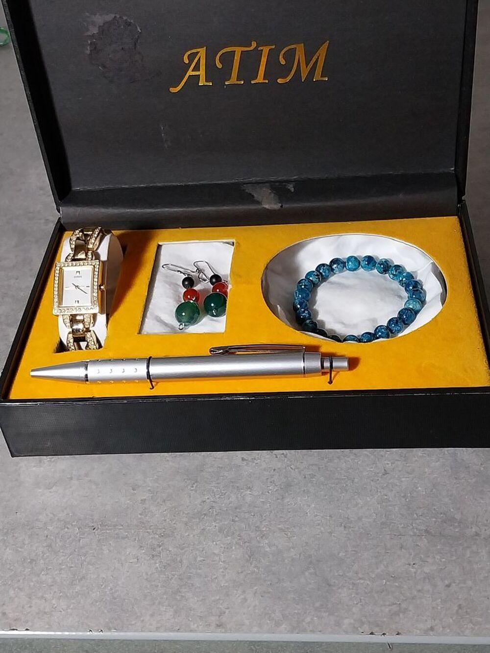 Montre Guess Femme Bijoux et montres