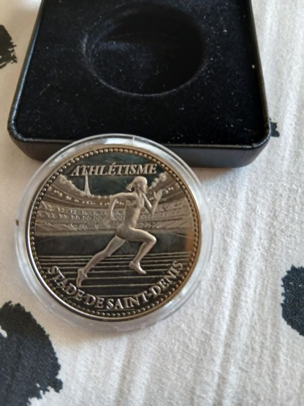  Lot de huit pi&egrave;ces collection grands de ce monde N&deg; 1395 