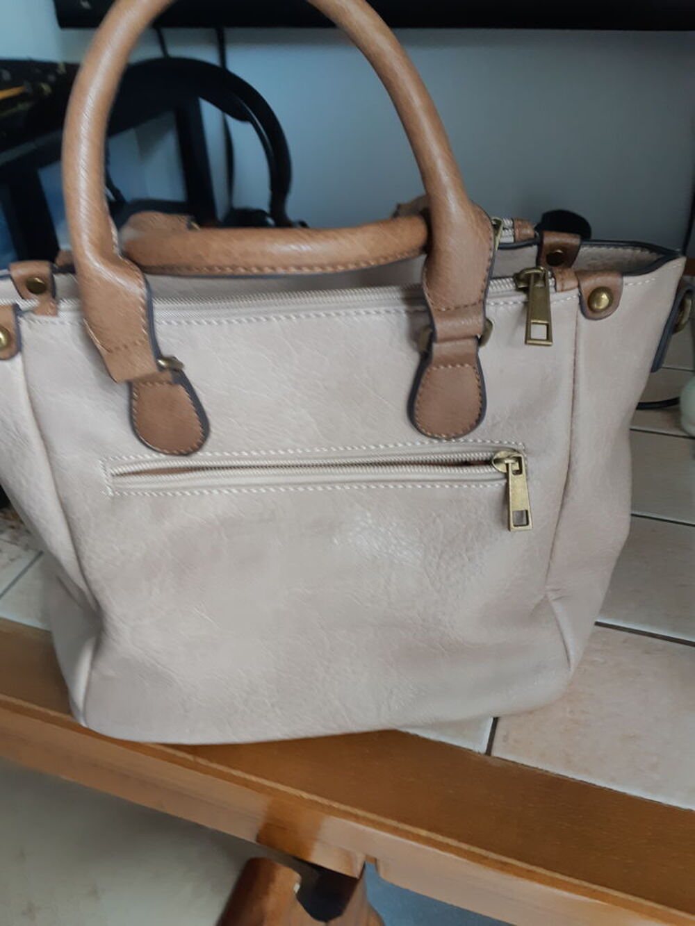 Sac pratique &agrave; multi-poches ferm&eacute;es Maroquinerie