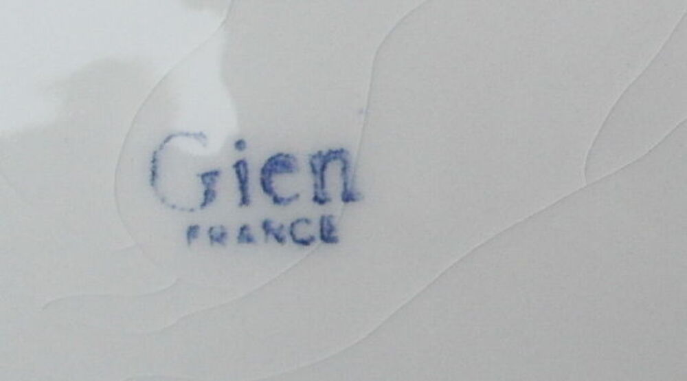 Assiette decorative GIEN bleue, Mlitaires dans une taverne 