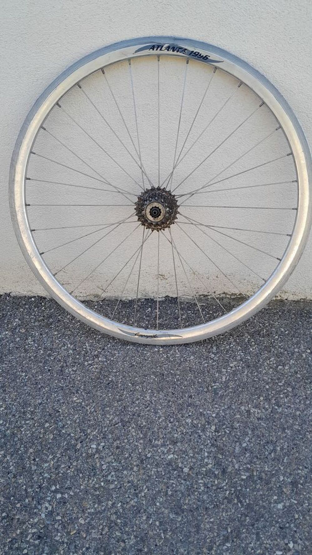 roue arriere 700 ''atlanta 1996'' Vélos