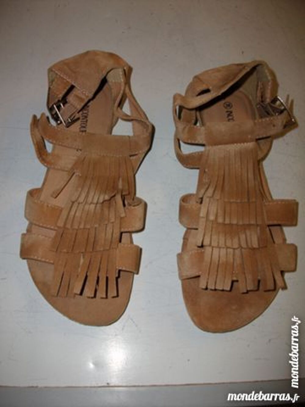 Paires de Nus-pieds Beige pt 38 -neufs- Chaussures