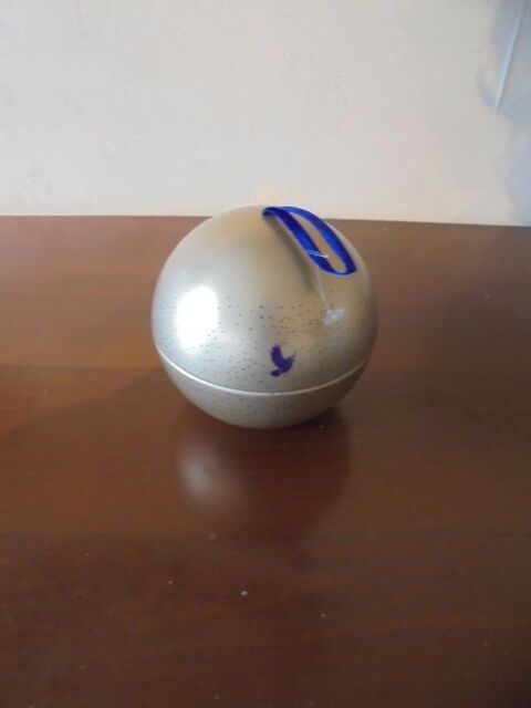 Boule de décoration dorée 4 Tours (37)