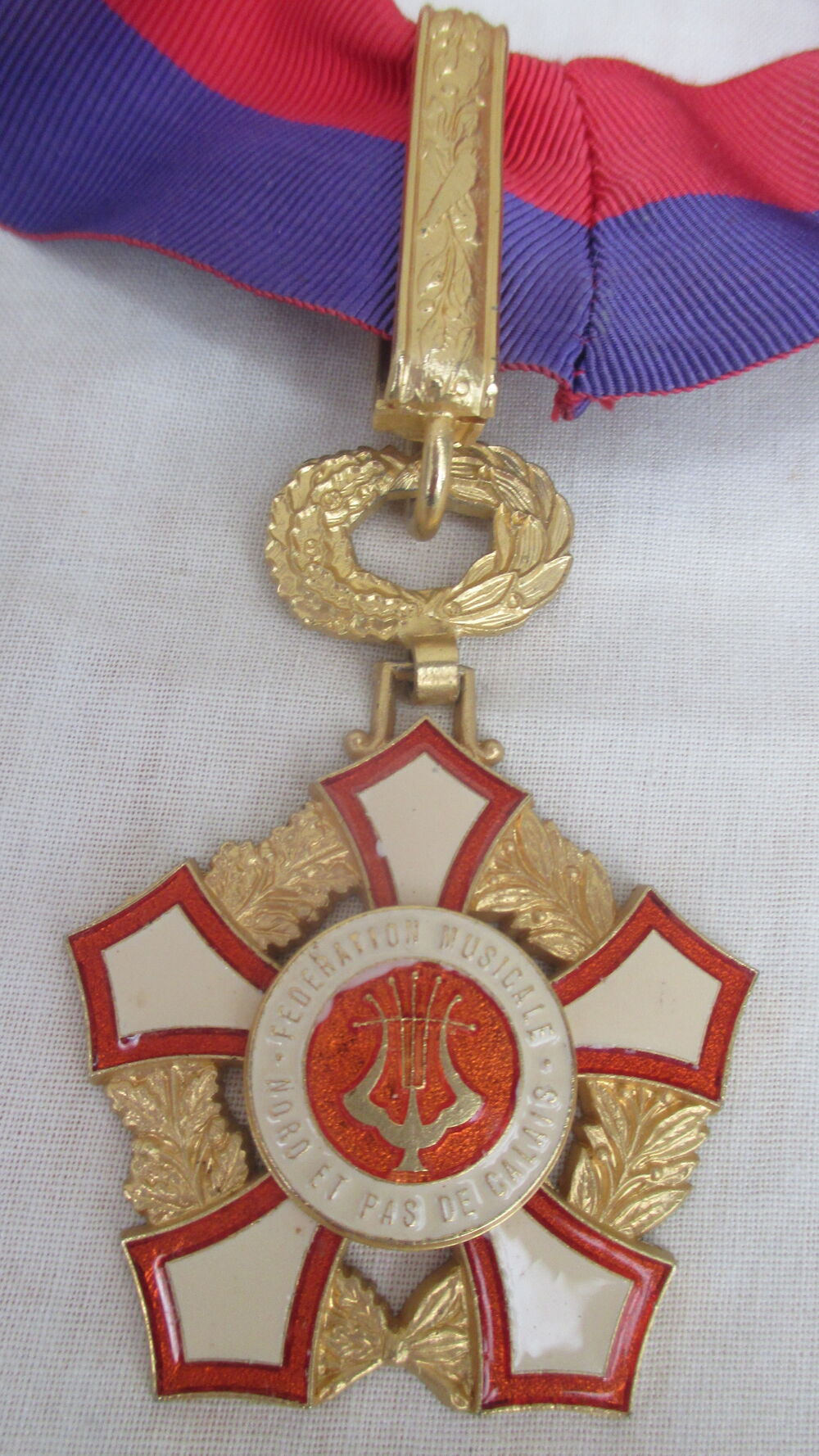 m&eacute;daille. 