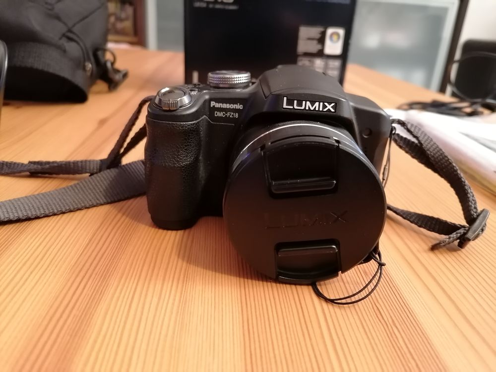 Panasonic Lumix DMC-FZ18 avec accessoires Photos/Video/TV