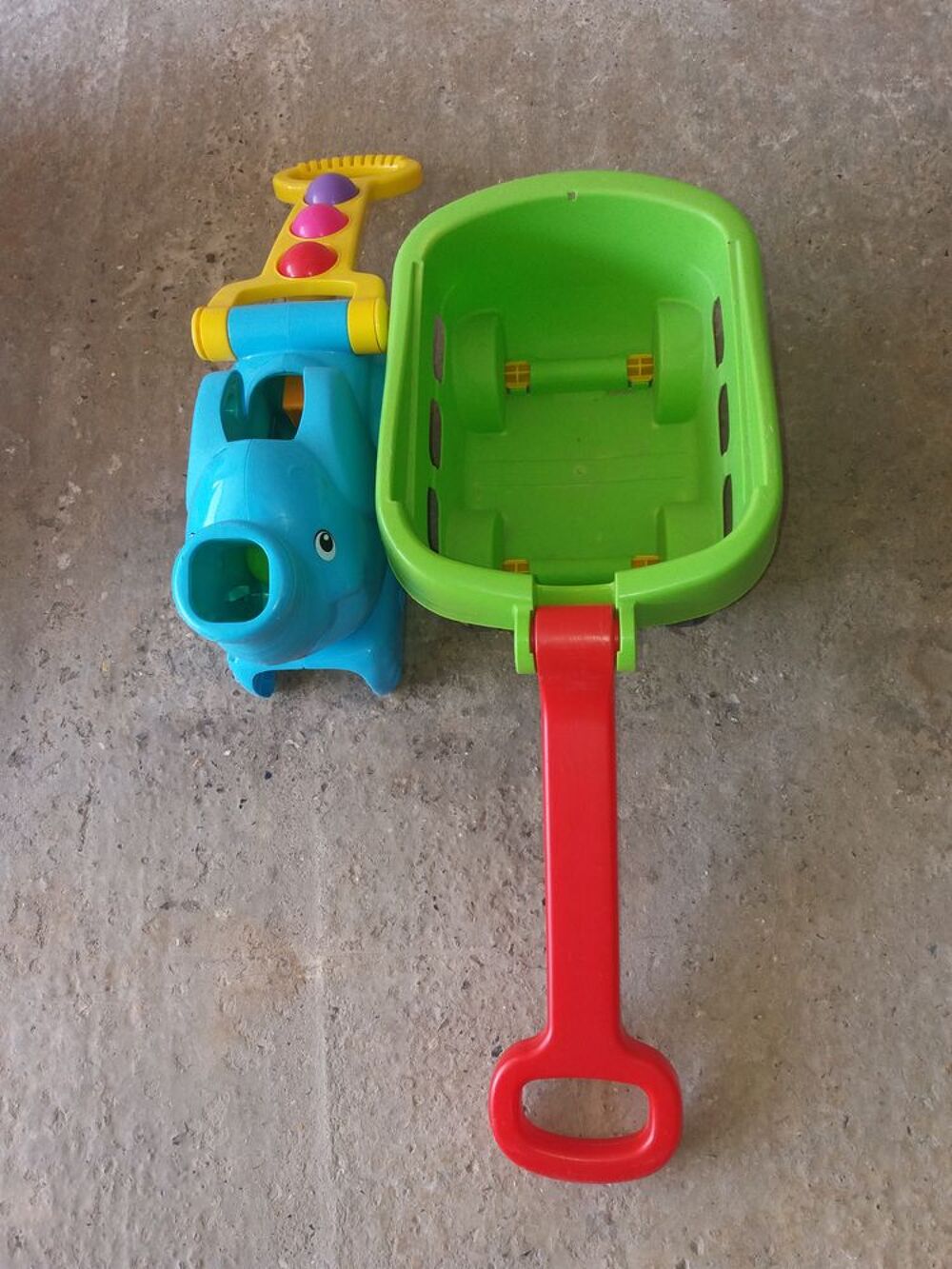 trotteur + moto . Jeux / jouets