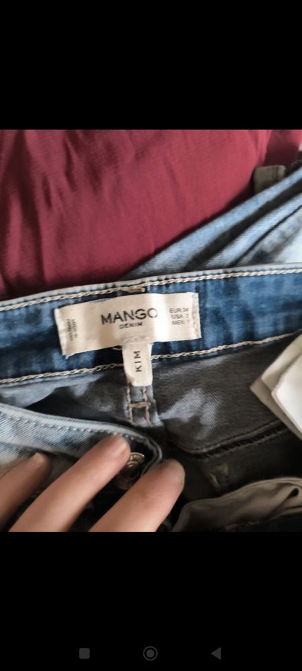 5€ deux jeans taille 34
Vêtements