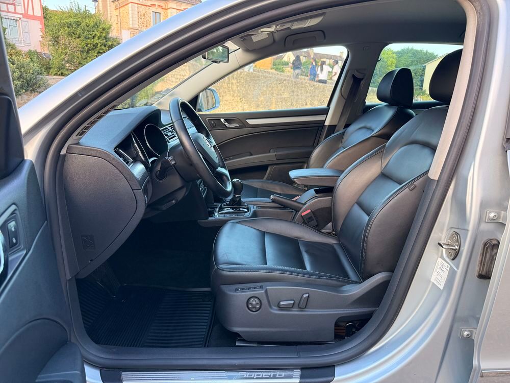 Superb 2.0 TDI 140 FAP Confort DSG 2014 occasion 77380 Combs-la-Ville