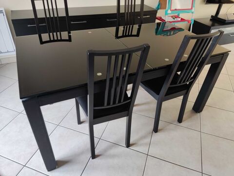 Table en verre 170 X 90 cm extensible � 230 cm et 4 chaises 200 Sucy-en-Brie (94)