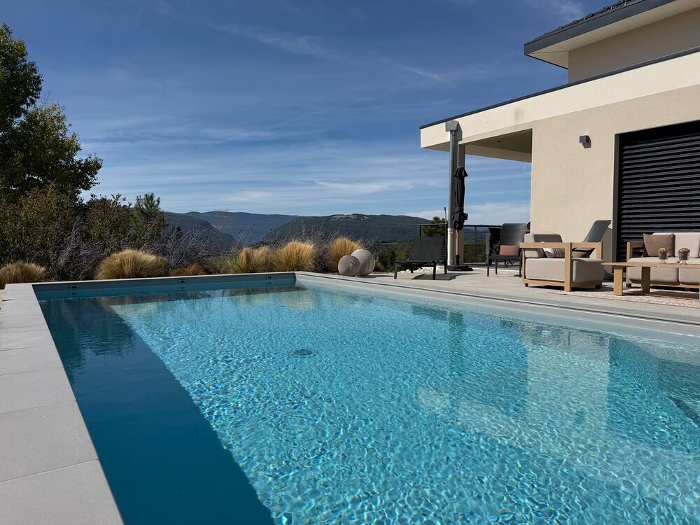 Location Maison Maison contemporaine avec piscine Saint-eusèbe