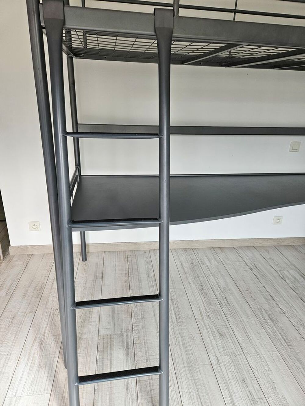 Lit mezzanine avec sommier et bureau Meubles