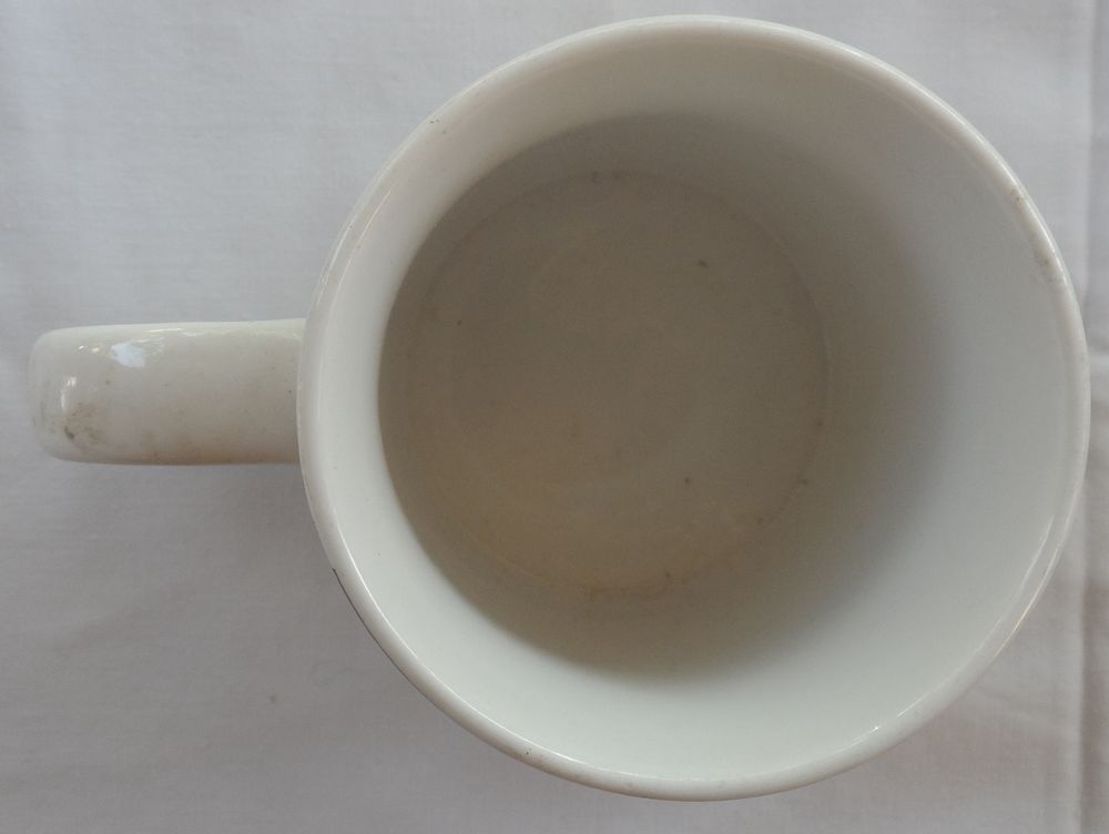 MUG neuf J'aime l'an 2000 neuf jamais utilis&eacute;
Hauteur 9,5 cm Cuisine