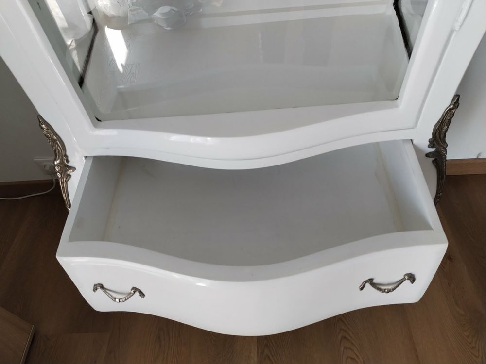 Vitrine baroque blanche et argent Meubles