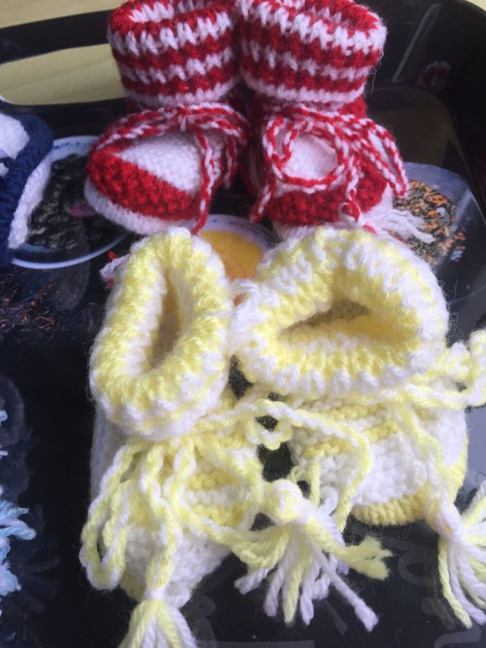 Chaussons en laine neuf -Divers coloris Pointures Vêtements enfants
