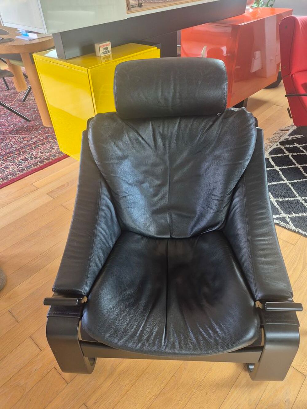 2 fauteuils kroken Roche Bobois cuir noir Meubles