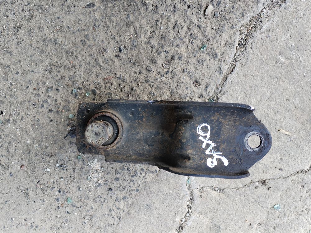 Patte support moteur inf&eacute;rieur CITROEN SAXO (2002) essence 1 Bricolage