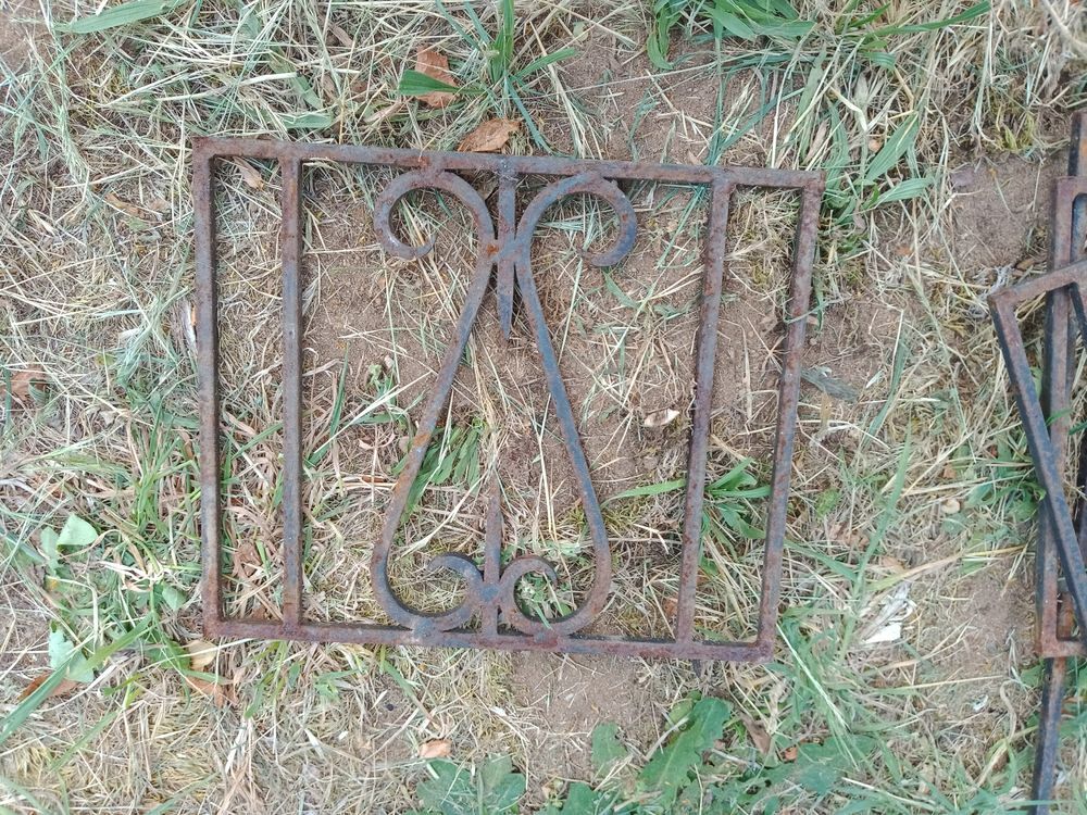 30 grilles fer forg&eacute; pr&eacute;perc&eacute;es 31 * 26cm Bricolage