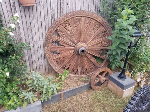 Roue de carrosse type Indonésie 300 Longjumeau (91)